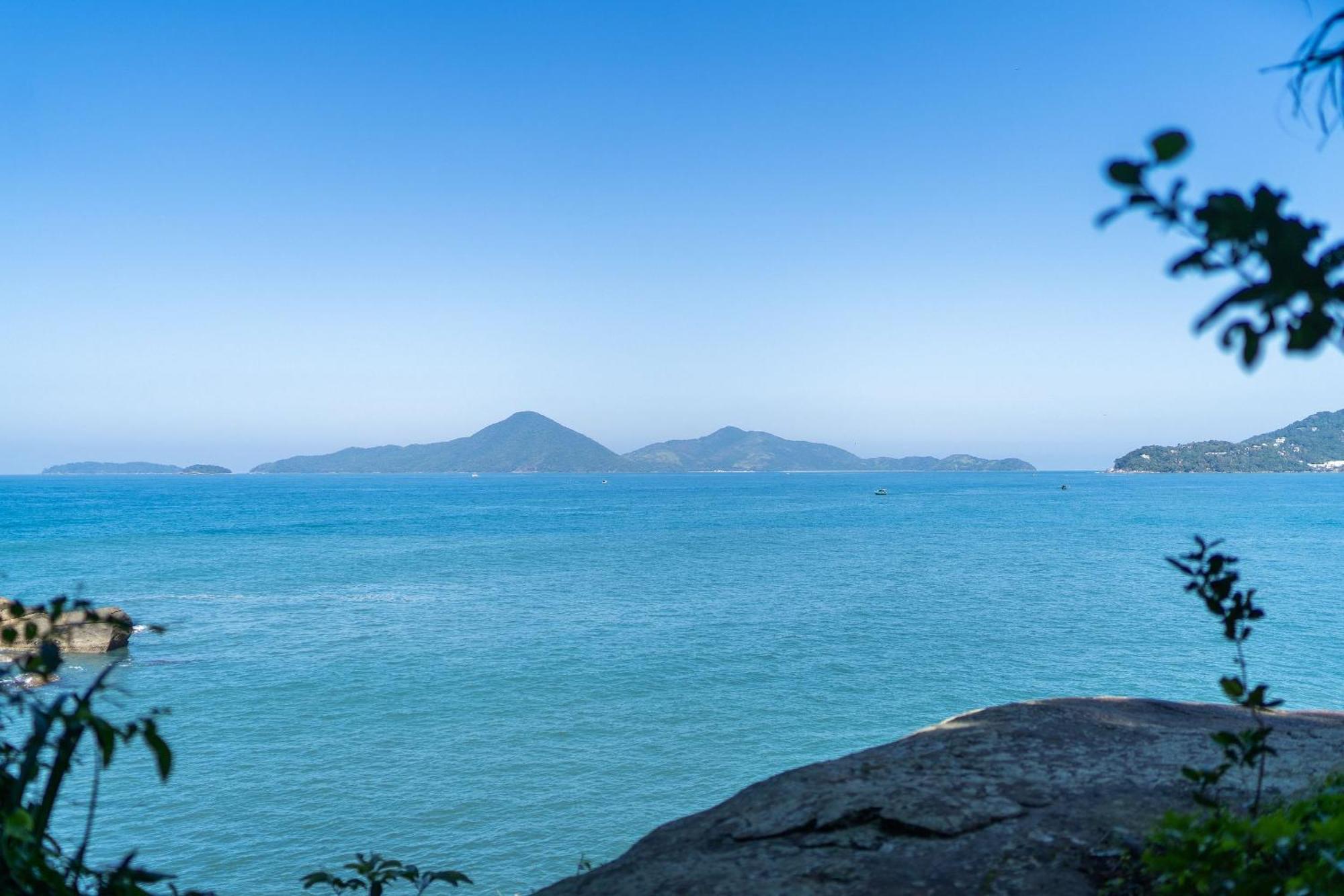 Casa luxuosa com 9 quartos e vista pro mar em Ubatuba, até 25 pessoas Ubatuba