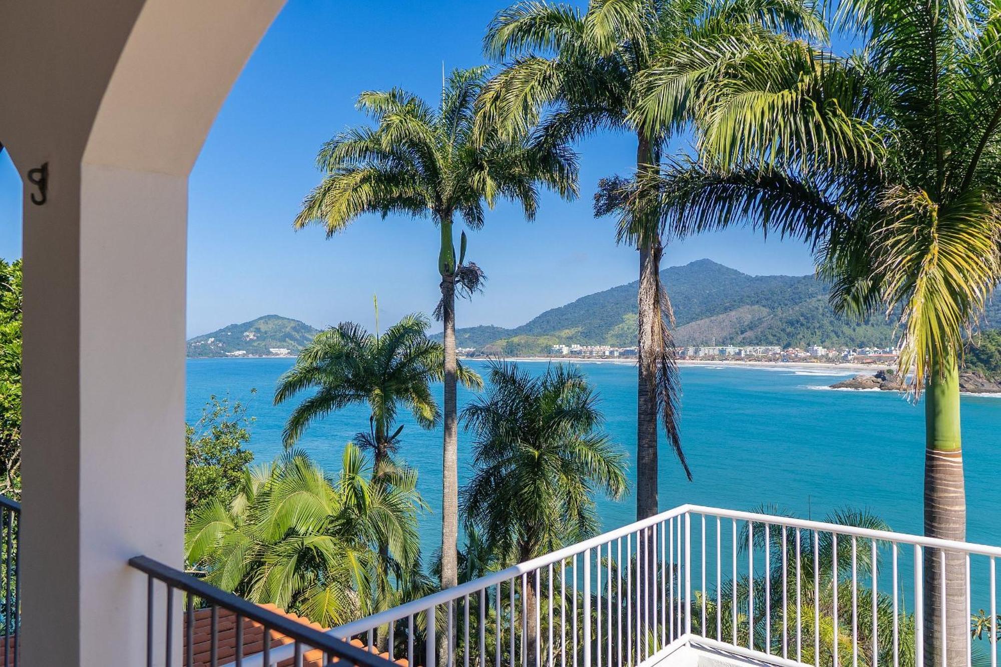 Casa luxuosa com 9 quartos e vista pro mar em Ubatuba, até 25 pessoas * Ubatuba