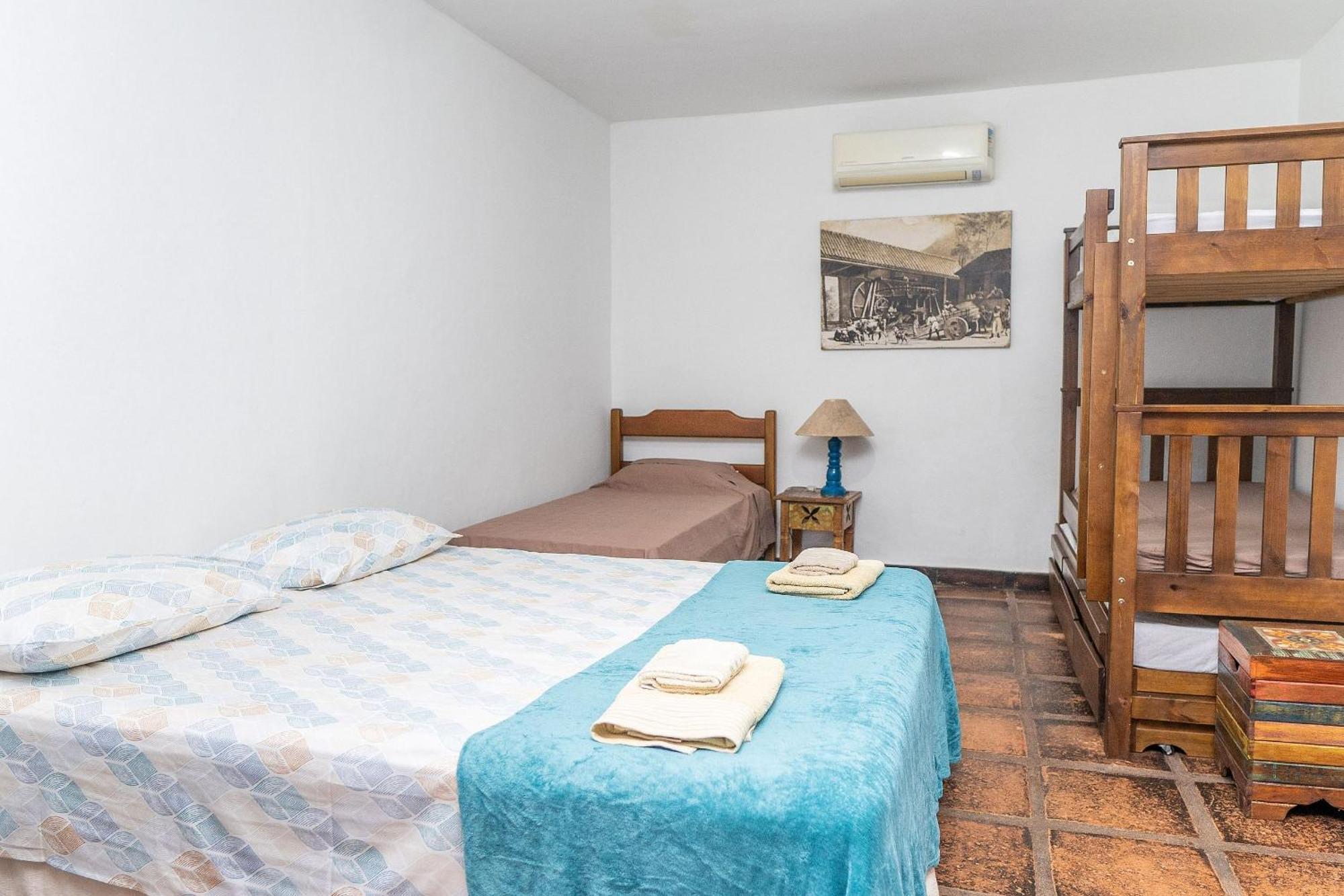 Casa luxuosa com 9 quartos e vista pro mar em Ubatuba, até 25 pessoas Casa de férias