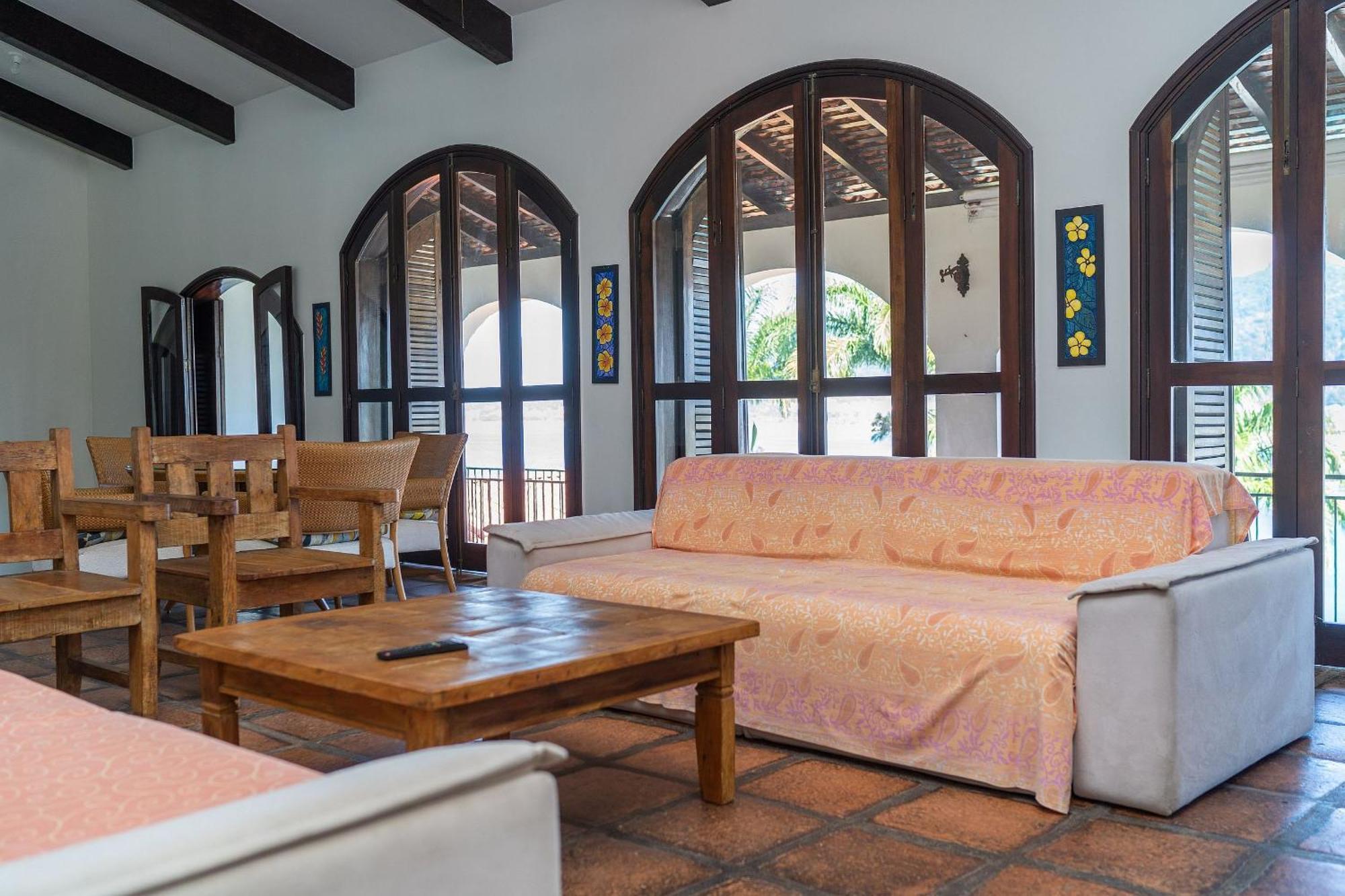 Casa luxuosa com 9 quartos e vista pro mar em Ubatuba, até 25 pessoas *