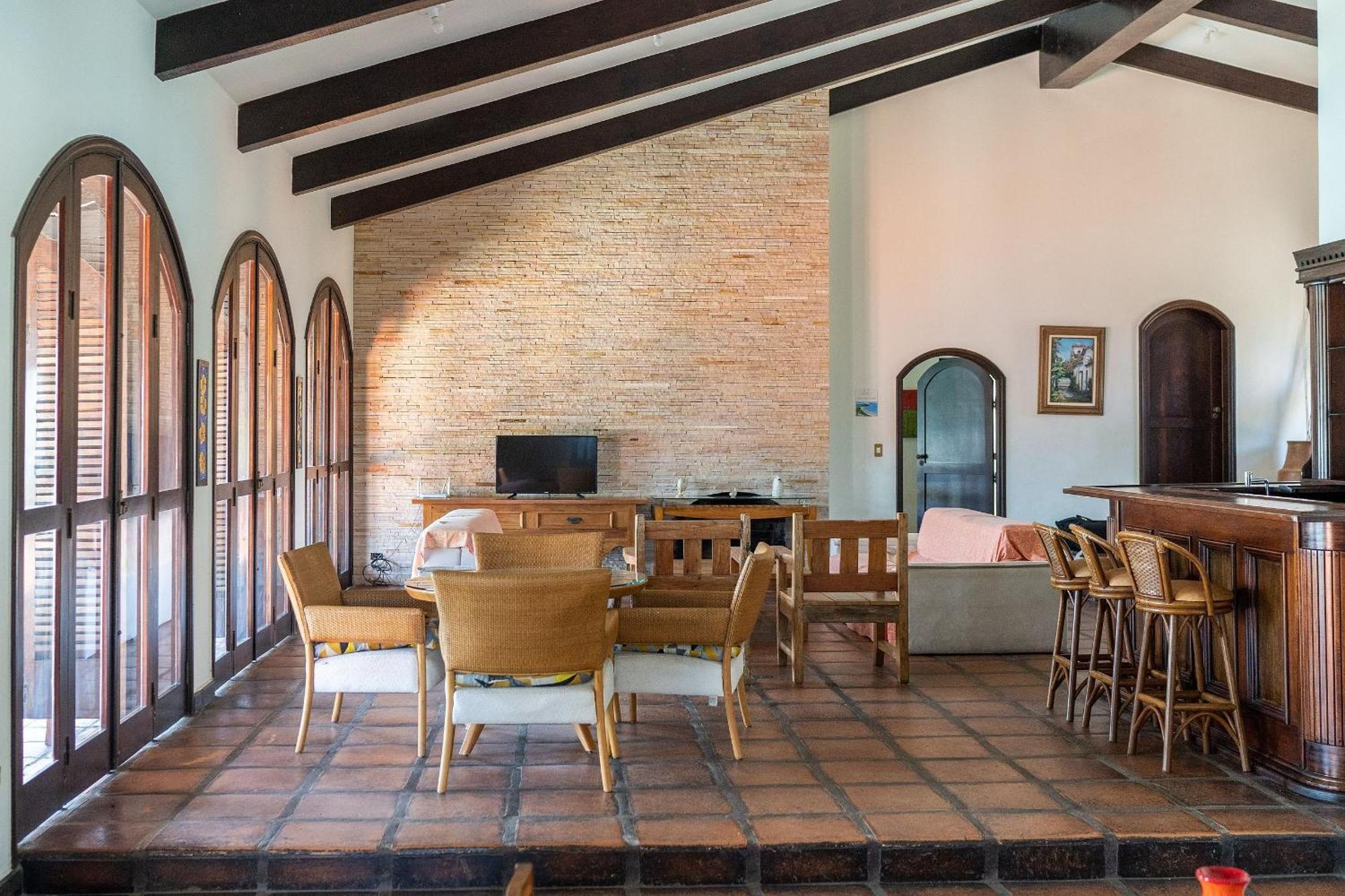 Casa de férias Casa luxuosa com 9 quartos e vista pro mar em Ubatuba, até 25 pessoas