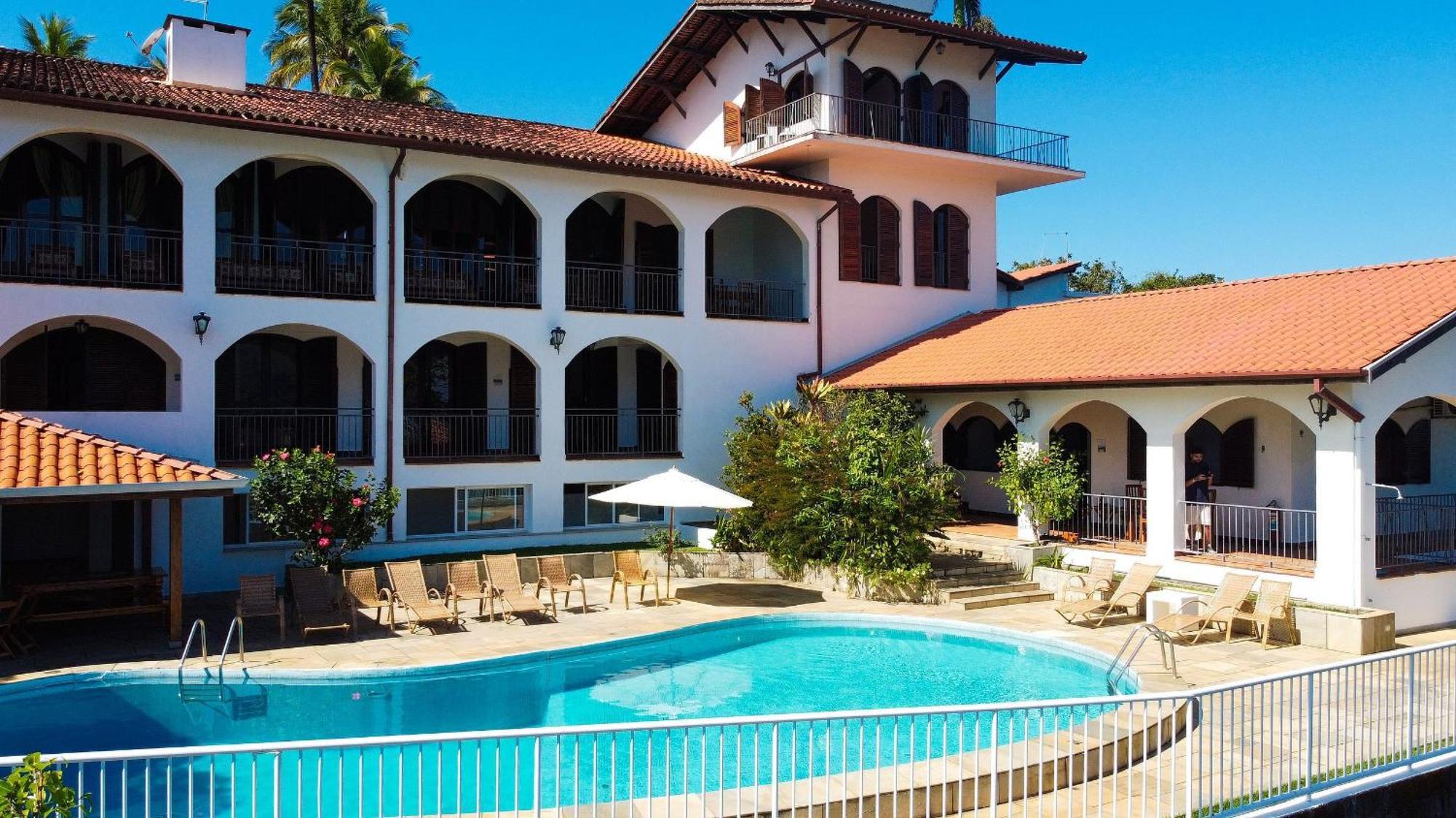 Casa luxuosa com 9 quartos e vista pro mar em Ubatuba, até 25 pessoas